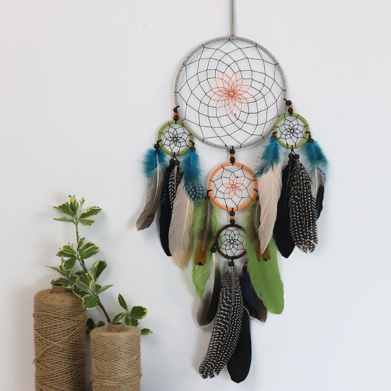 Home Textiles & Decorations - ヴィンテージ風の多層羽根のドリームキャッチャー。手編みの麻紐で作られた壁掛けオーナメントで、お部屋の壁の装飾に最適です。