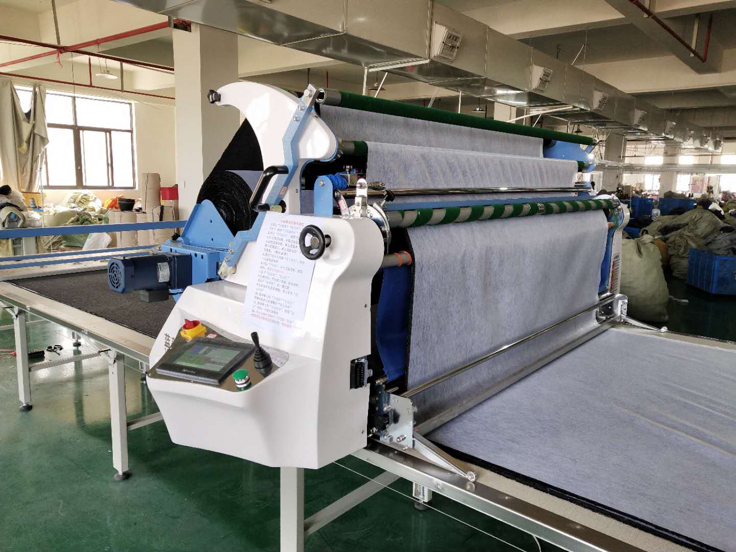 最新の1202型PLC制御自動鋼製生地展開機。不織布や家庭用 - Home Textiles & Decorations のレビューと価格