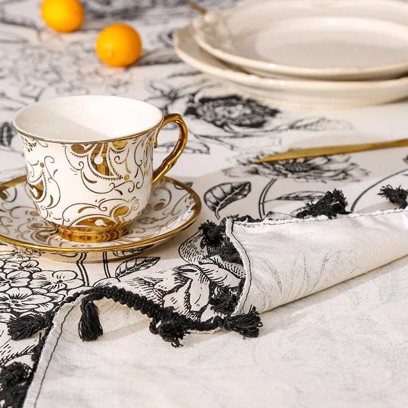 花柄テーブルクロス、大人気。リネンとコットン素材、レースの縁 - Home Textiles Sale のレビューと価格